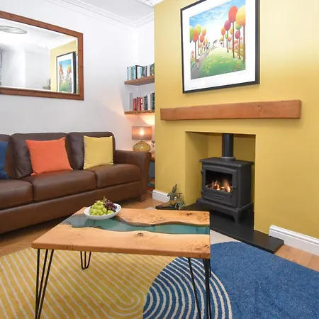 Holiday home 3 Bed In Sz118 *